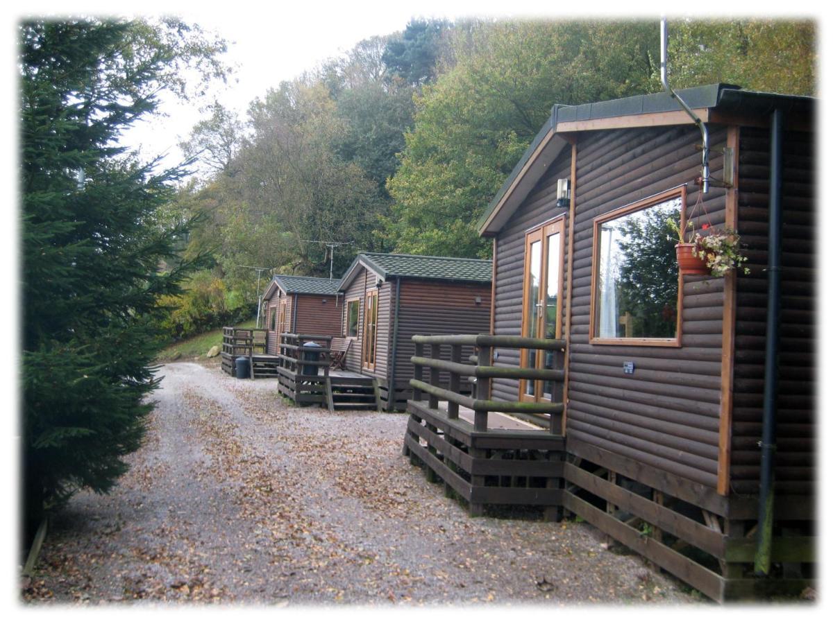 The Raddle Inn Log Cabins Croxden Bagian luar foto