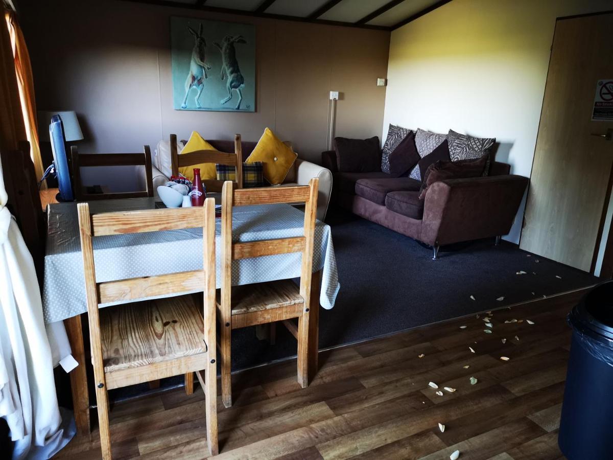 The Raddle Inn Log Cabins Croxden Bagian luar foto