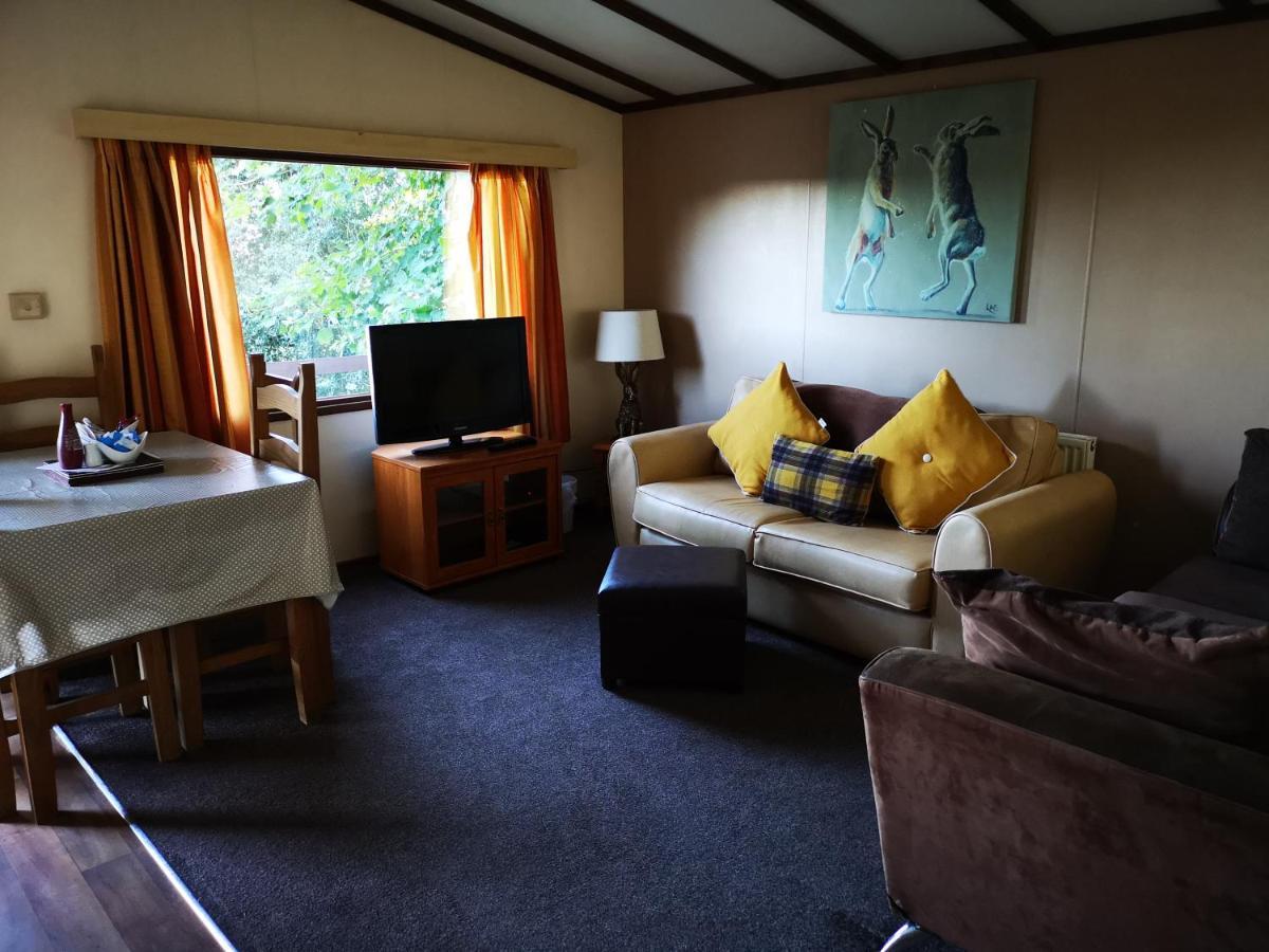 The Raddle Inn Log Cabins Croxden Bagian luar foto