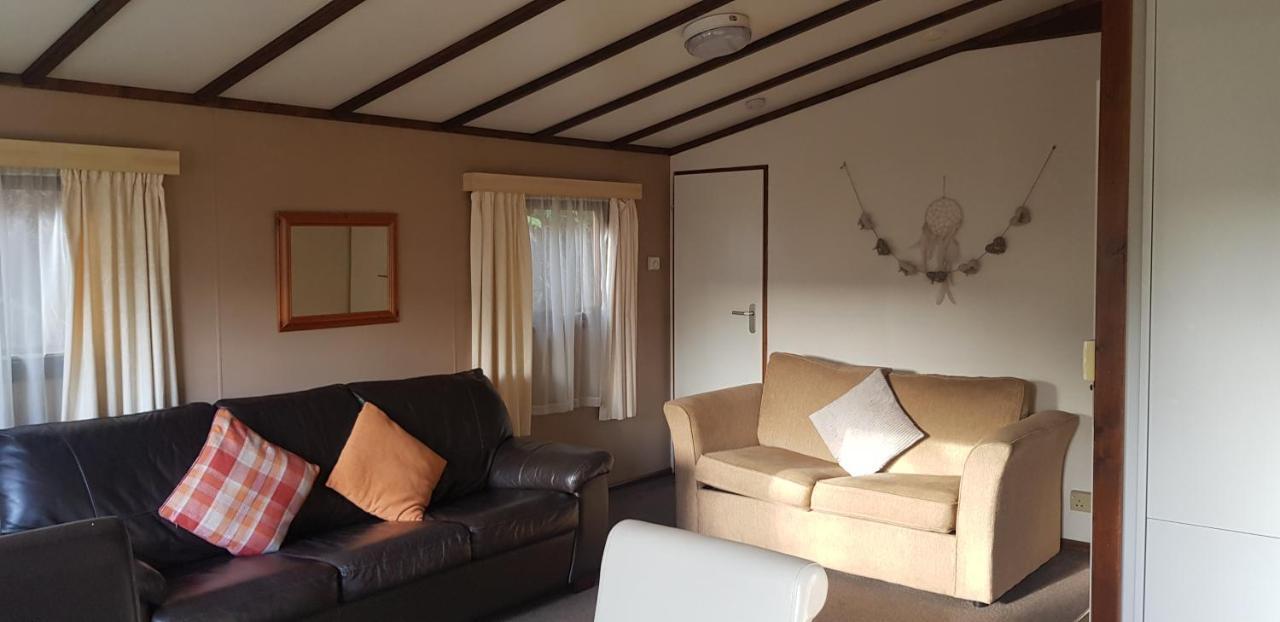 The Raddle Inn Log Cabins Croxden Bagian luar foto