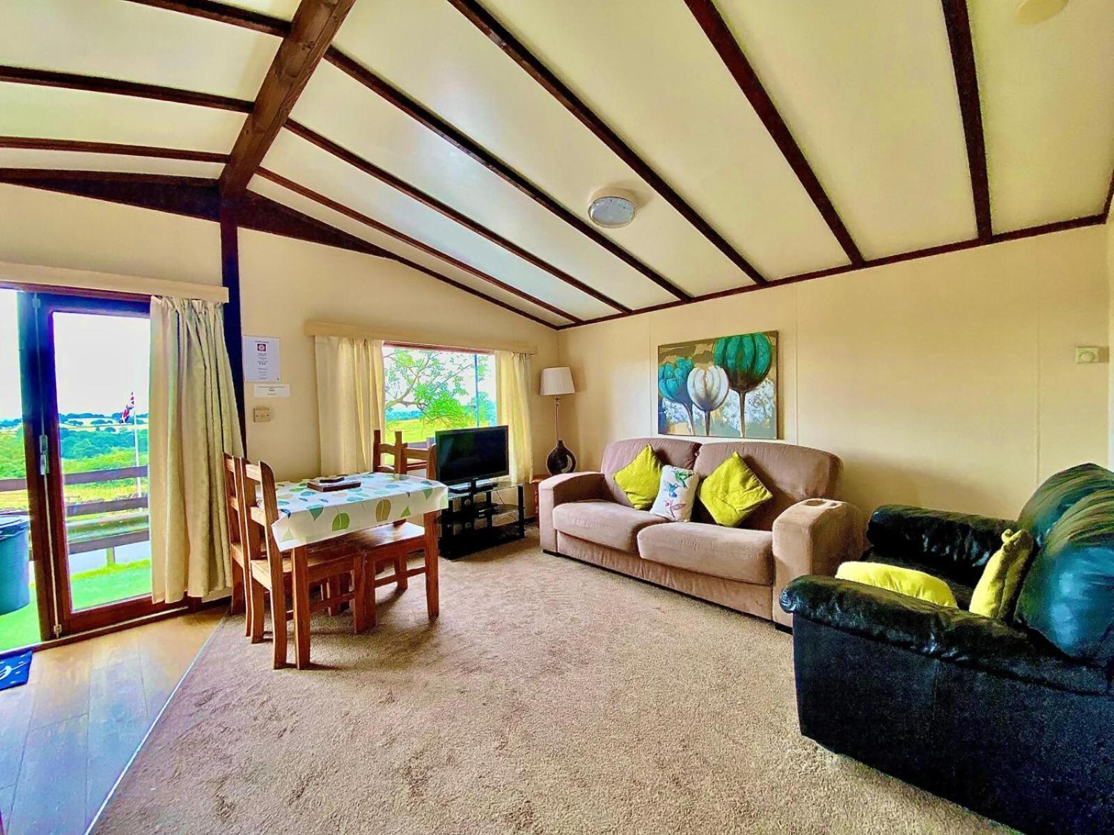 The Raddle Inn Log Cabins Croxden Bagian luar foto