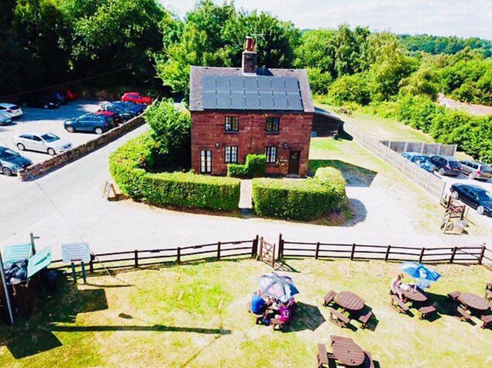 The Raddle Inn Log Cabins Croxden Bagian luar foto